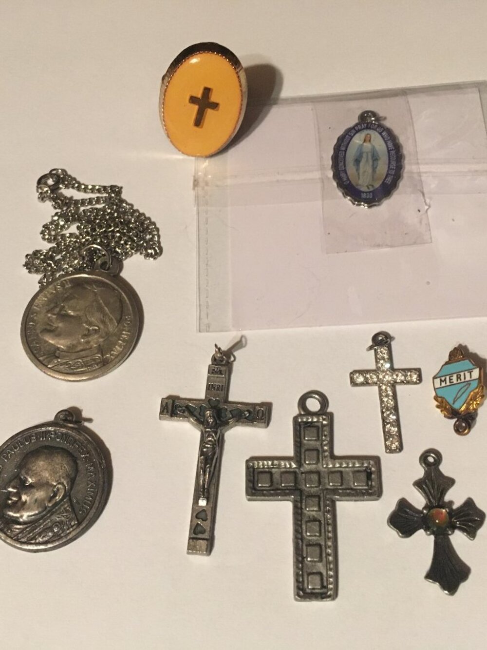CHRISTIAN RELIGIOUS LOT MERIT PIN CROSS CHARMS JOANNES PAULUS II POPE JOHN MEDAL